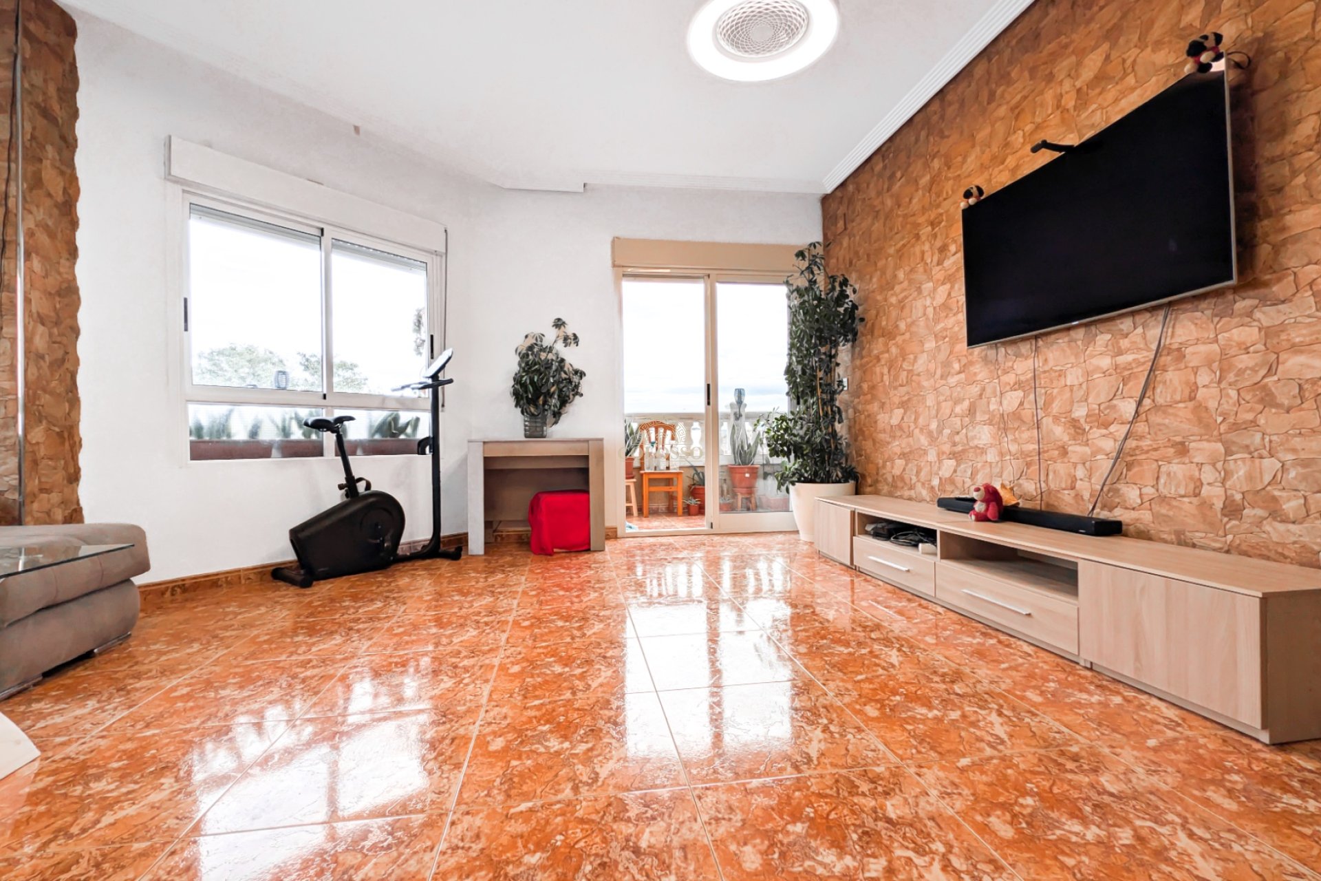 Resale - Apartment / flat -
Rafal