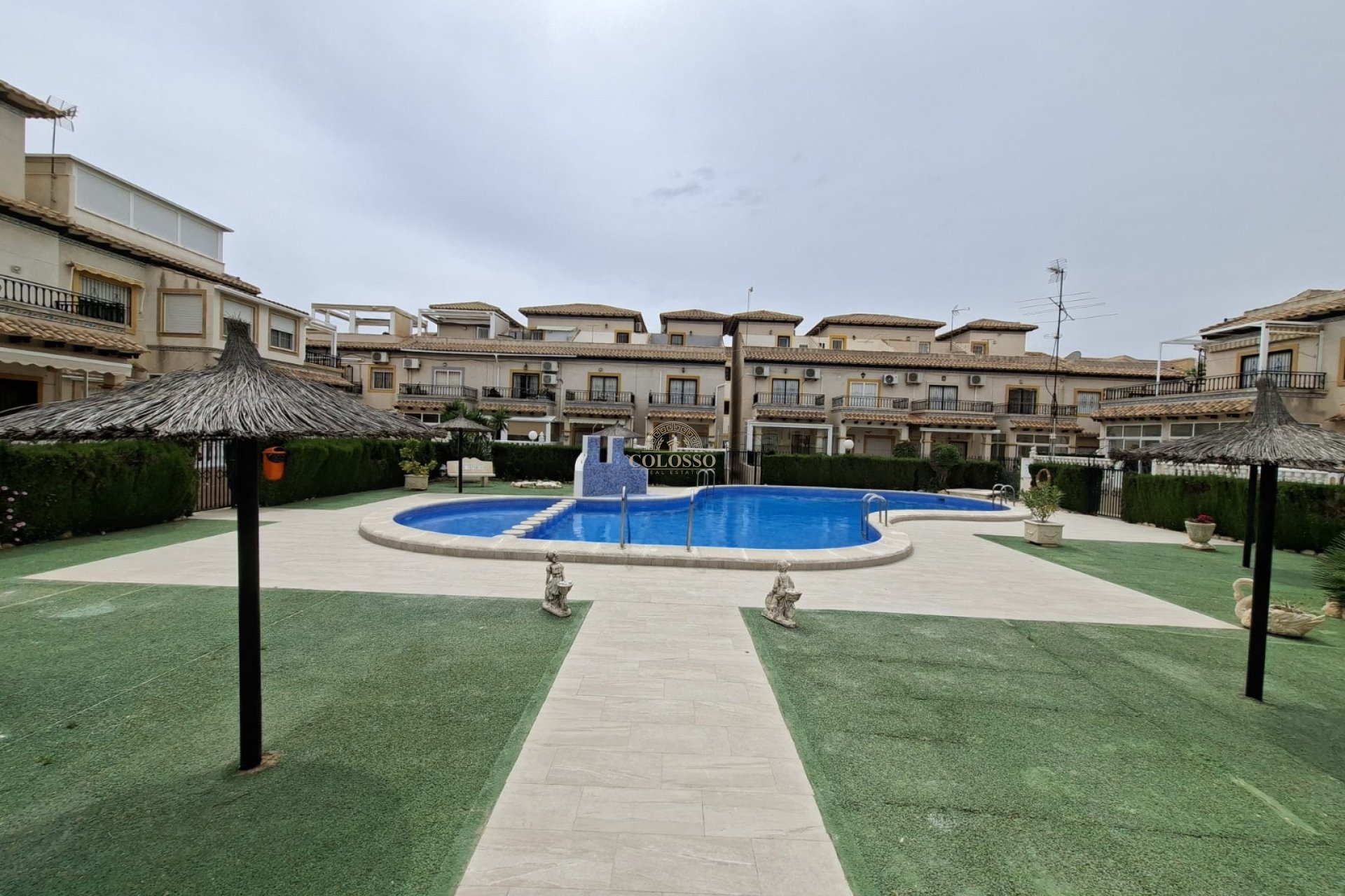 Resale - Bungalow -
Orihuela Costa - La Zenia