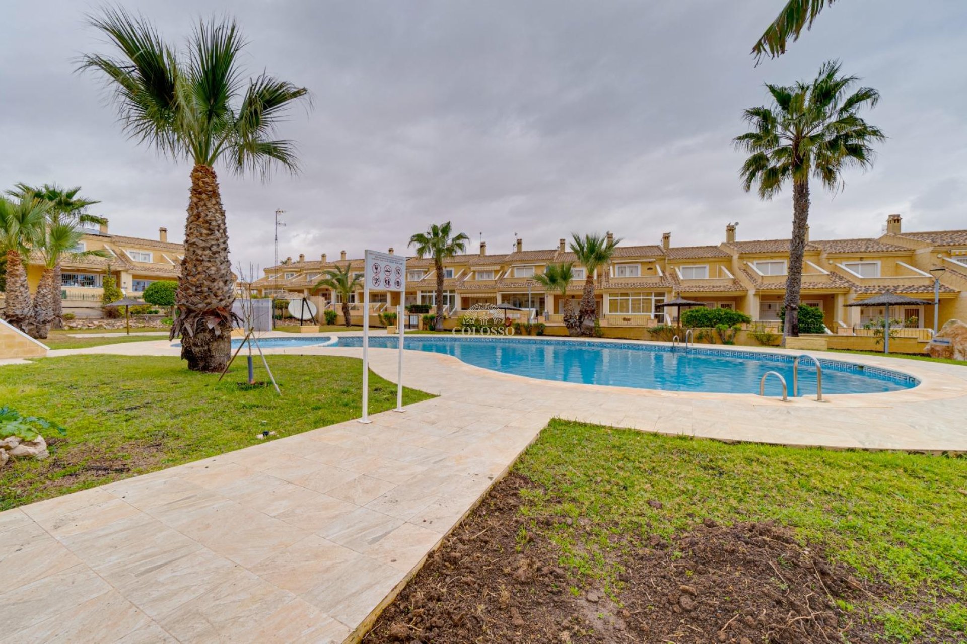 Resale - Bungalow -
Torrevieja - Los altos