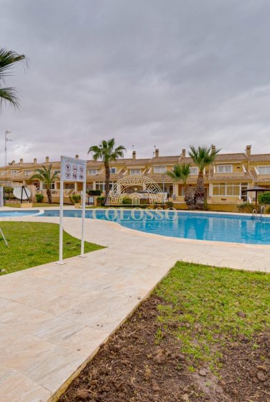 Resale - Bungalow -
Torrevieja - Los altos