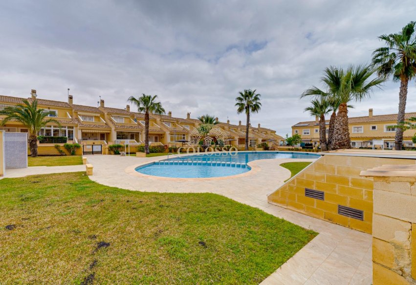 Resale - Bungalow -
Torrevieja - Los altos