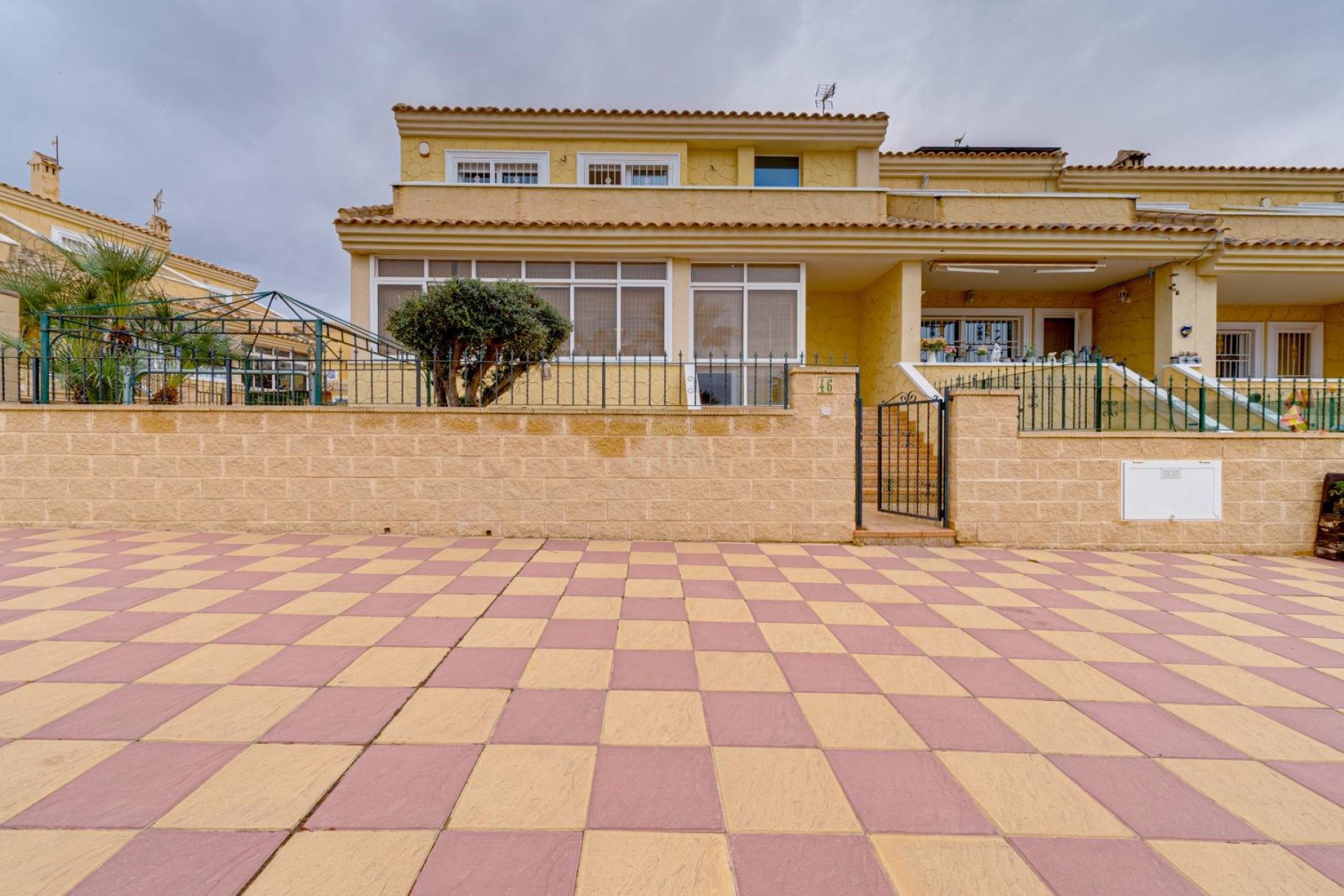 Resale - Bungalow -
Torrevieja - Los altos
