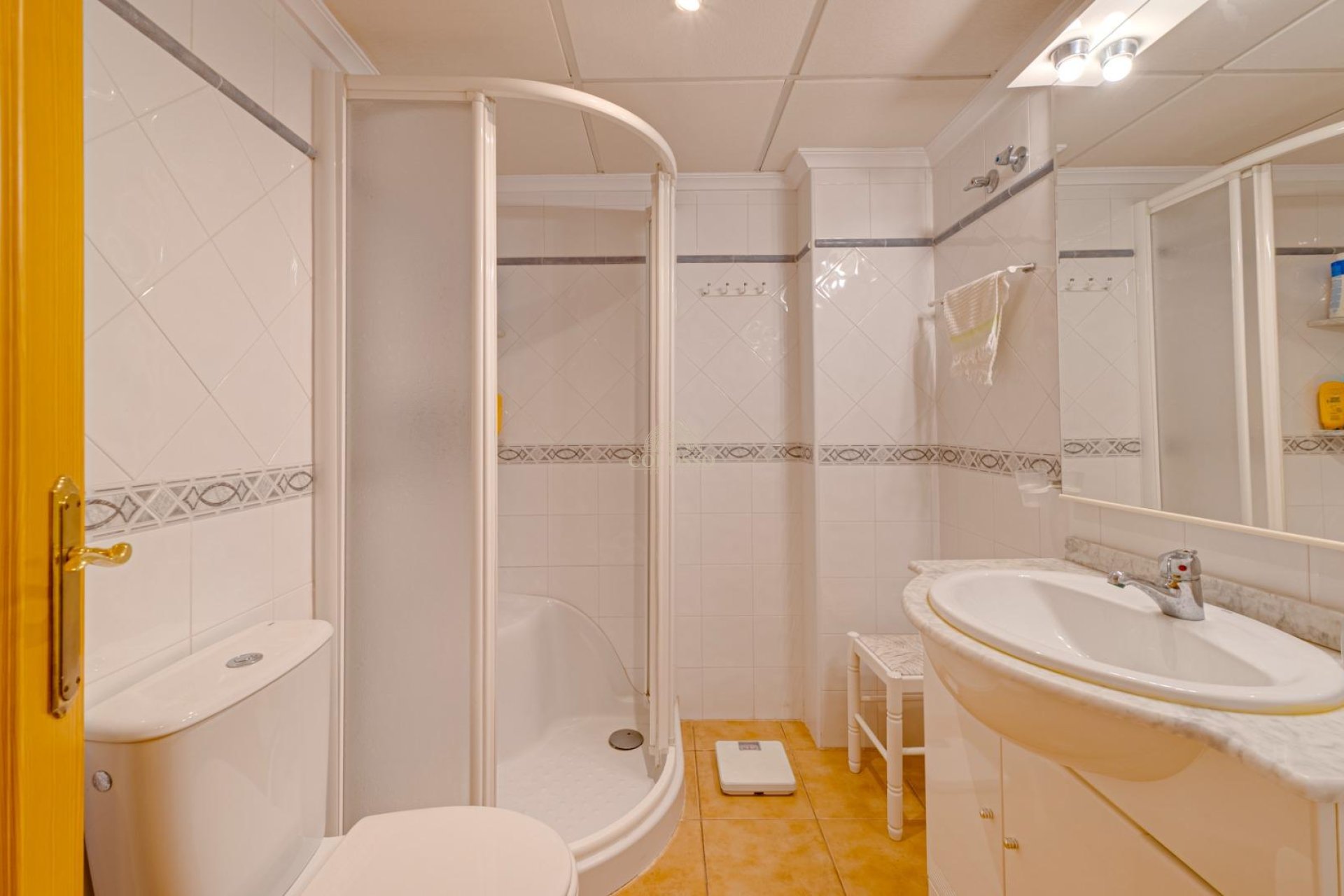 Resale - Bungalow -
Torrevieja - Los altos