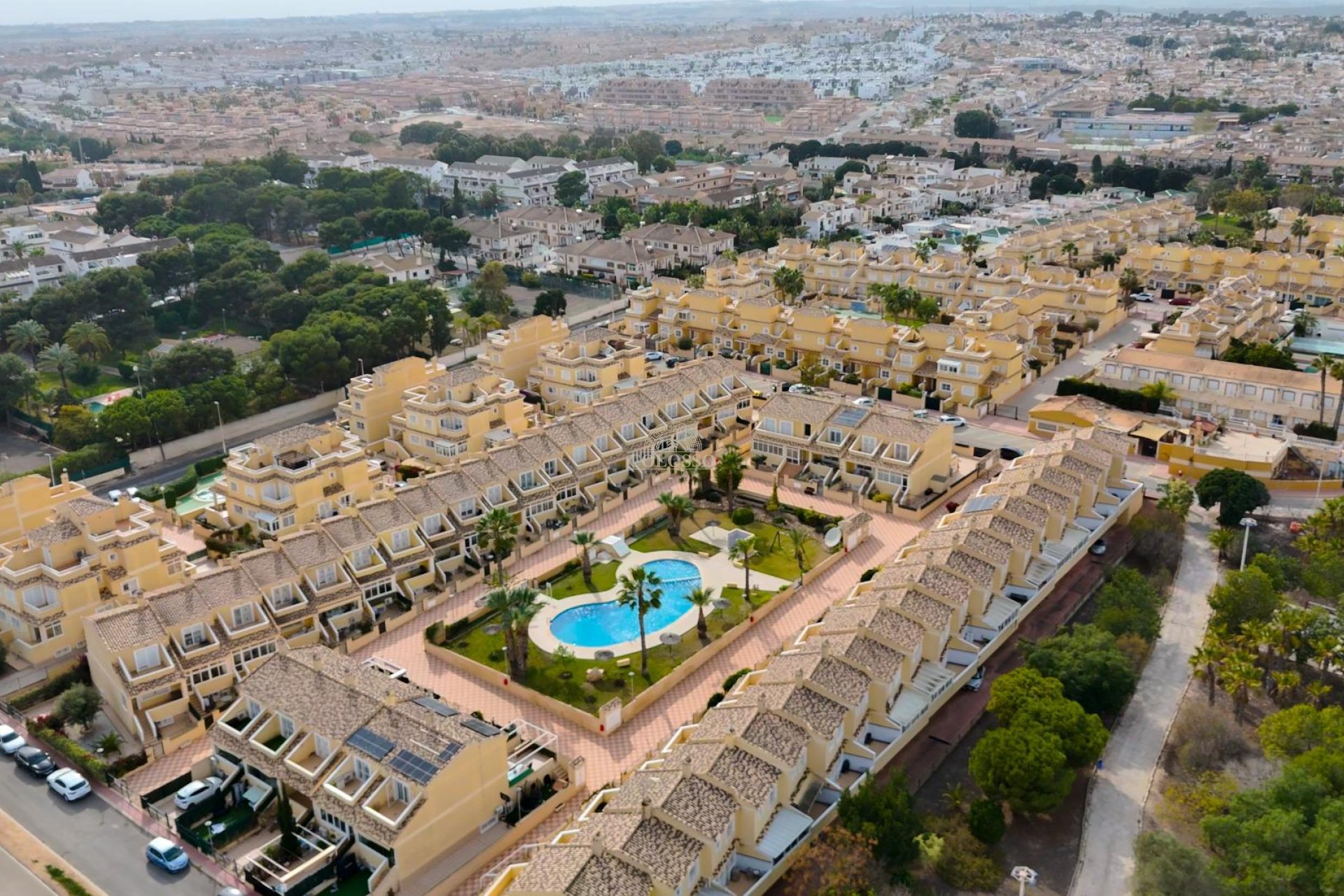 Resale - Bungalow -
Torrevieja - Los altos