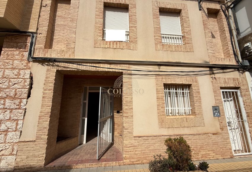 Resale - Casa -
Rafal