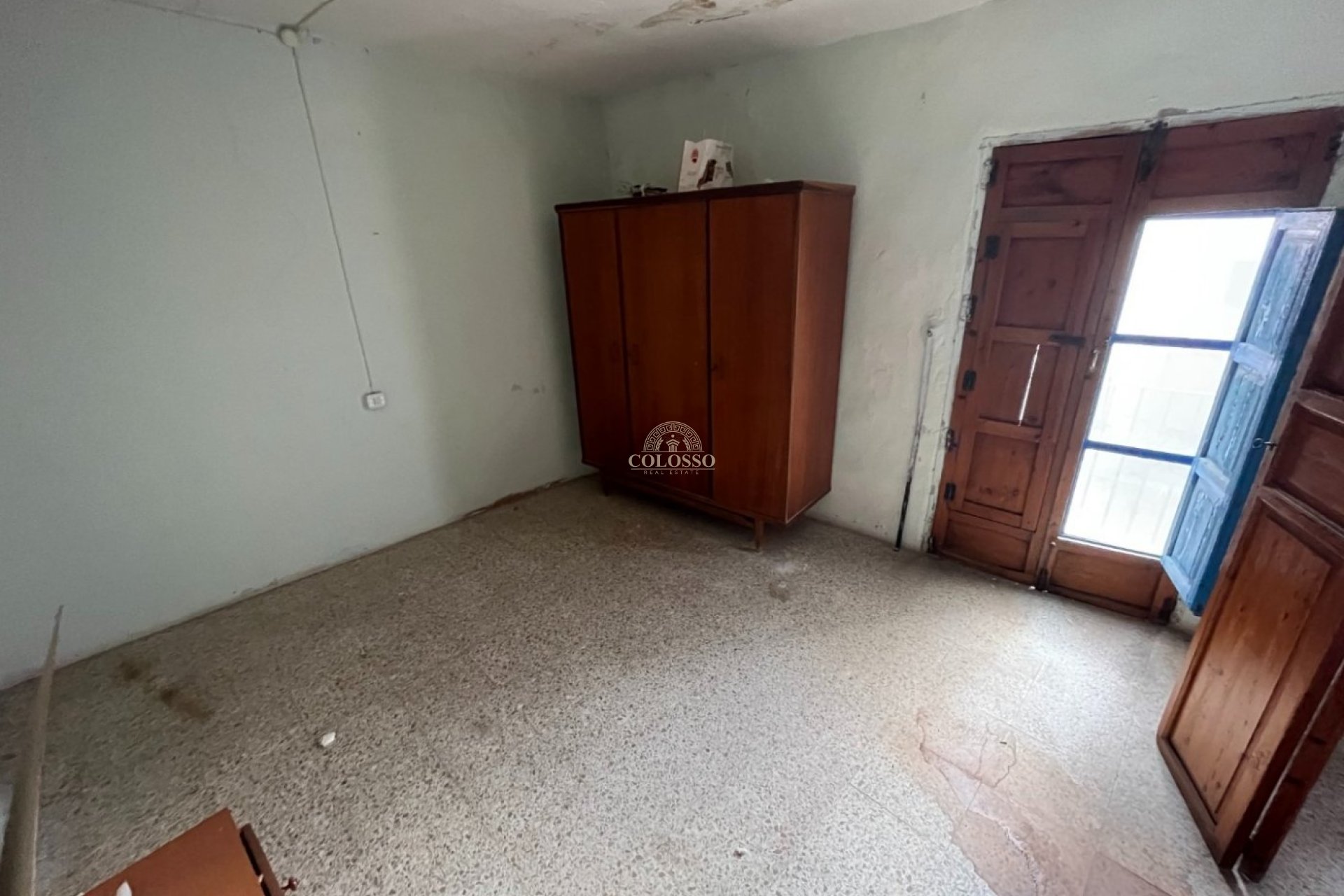 Resale - Casa -
Sella - PUEBLO