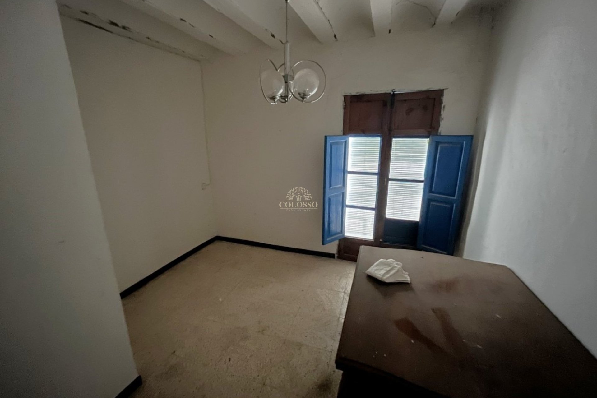 Resale - Casa -
Sella - PUEBLO