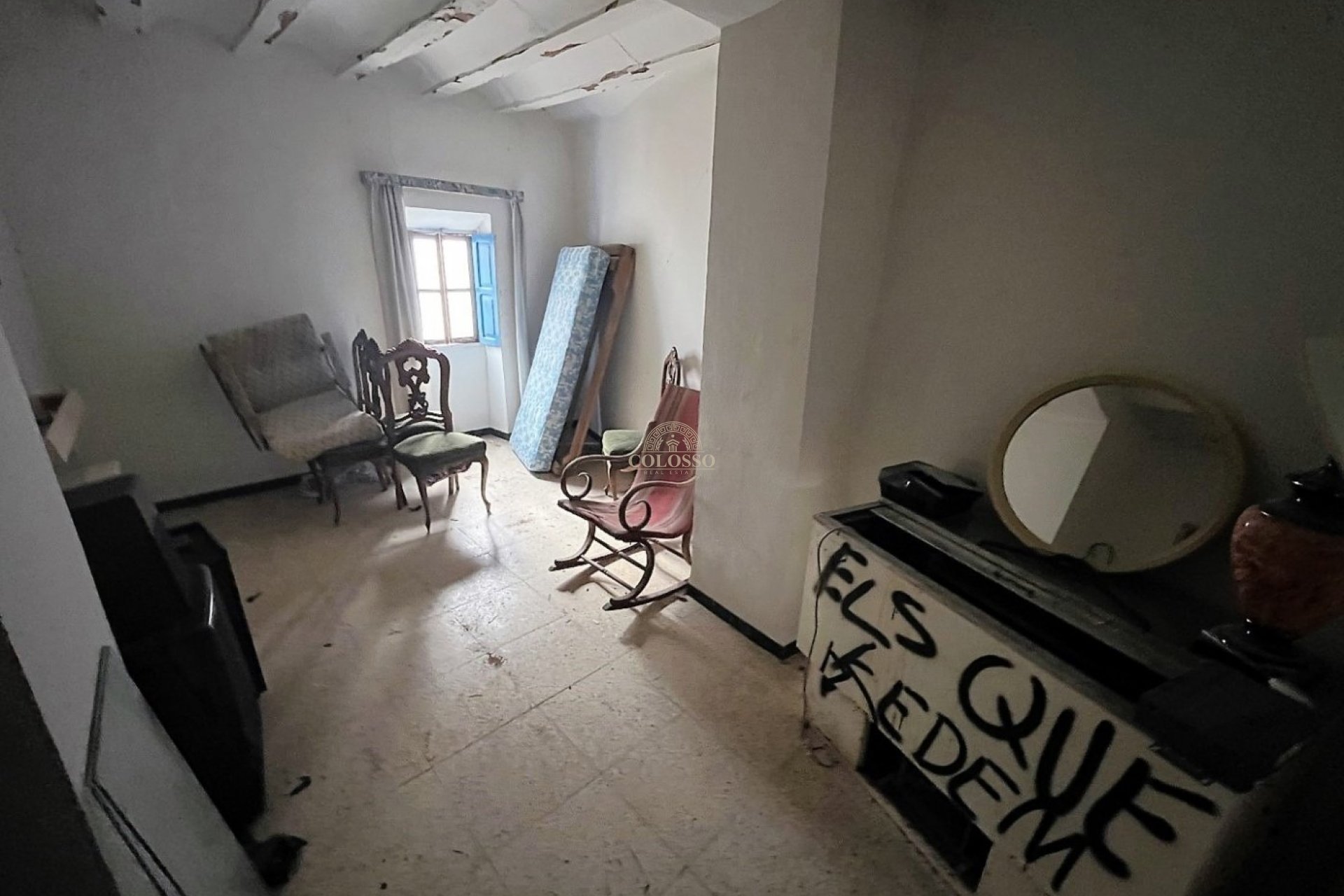 Resale - Casa -
Sella - PUEBLO