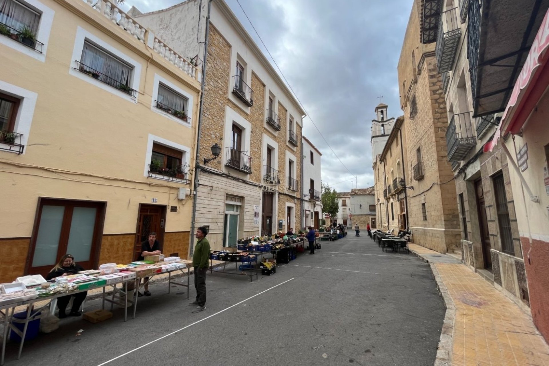 Resale - Casa -
Sella - PUEBLO
