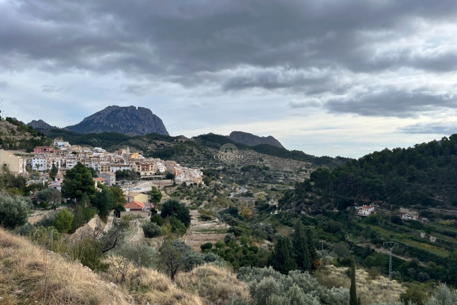 Resale - Casa -
Sella - PUEBLO
