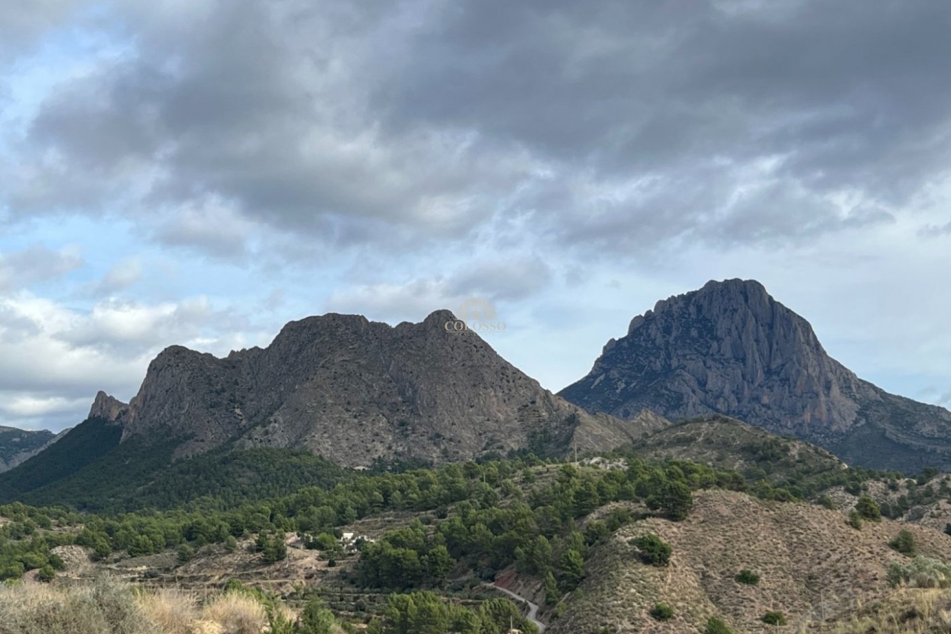 Resale - Casa -
Sella - PUEBLO