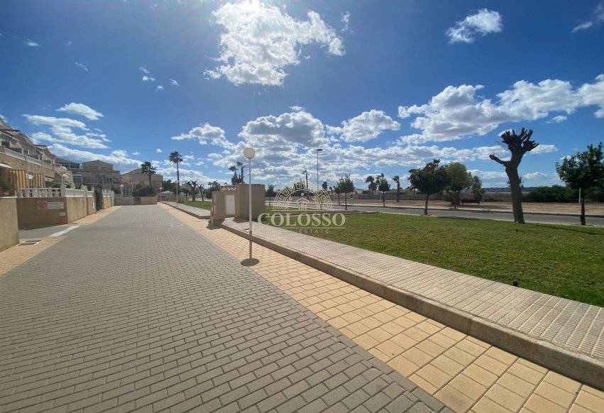 Resale - Casa Tipo Dúplex -
Torrevieja - Habaneras