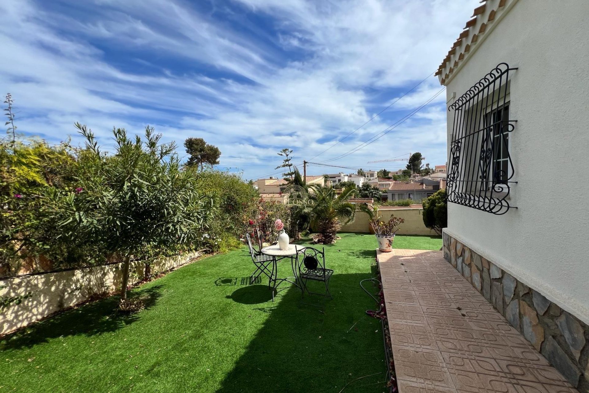 Resale - Casa -
Torrevieja - Los balcones