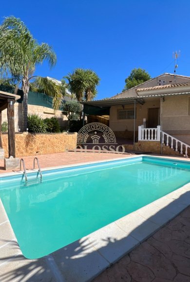 Resale - Chalet -
Godelleta - El bosque