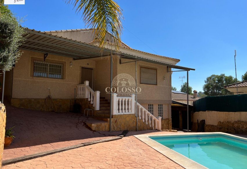 Resale - Chalet -
Godelleta - El bosque