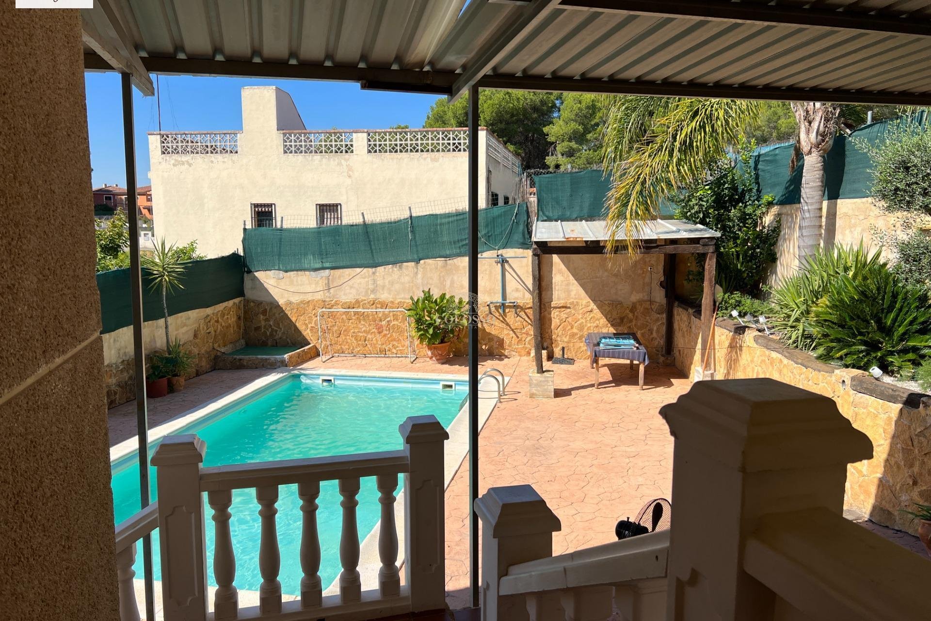 Resale - Chalet -
Godelleta - El bosque