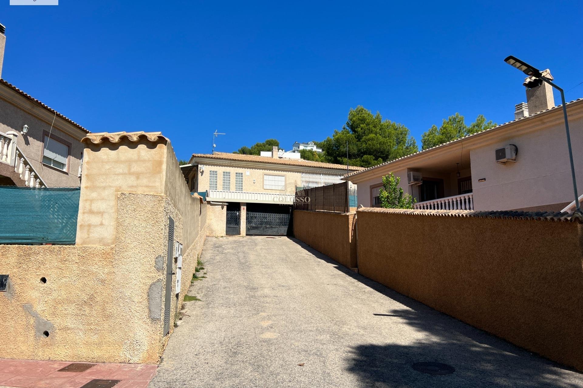 Resale - Chalet -
Godelleta - El bosque