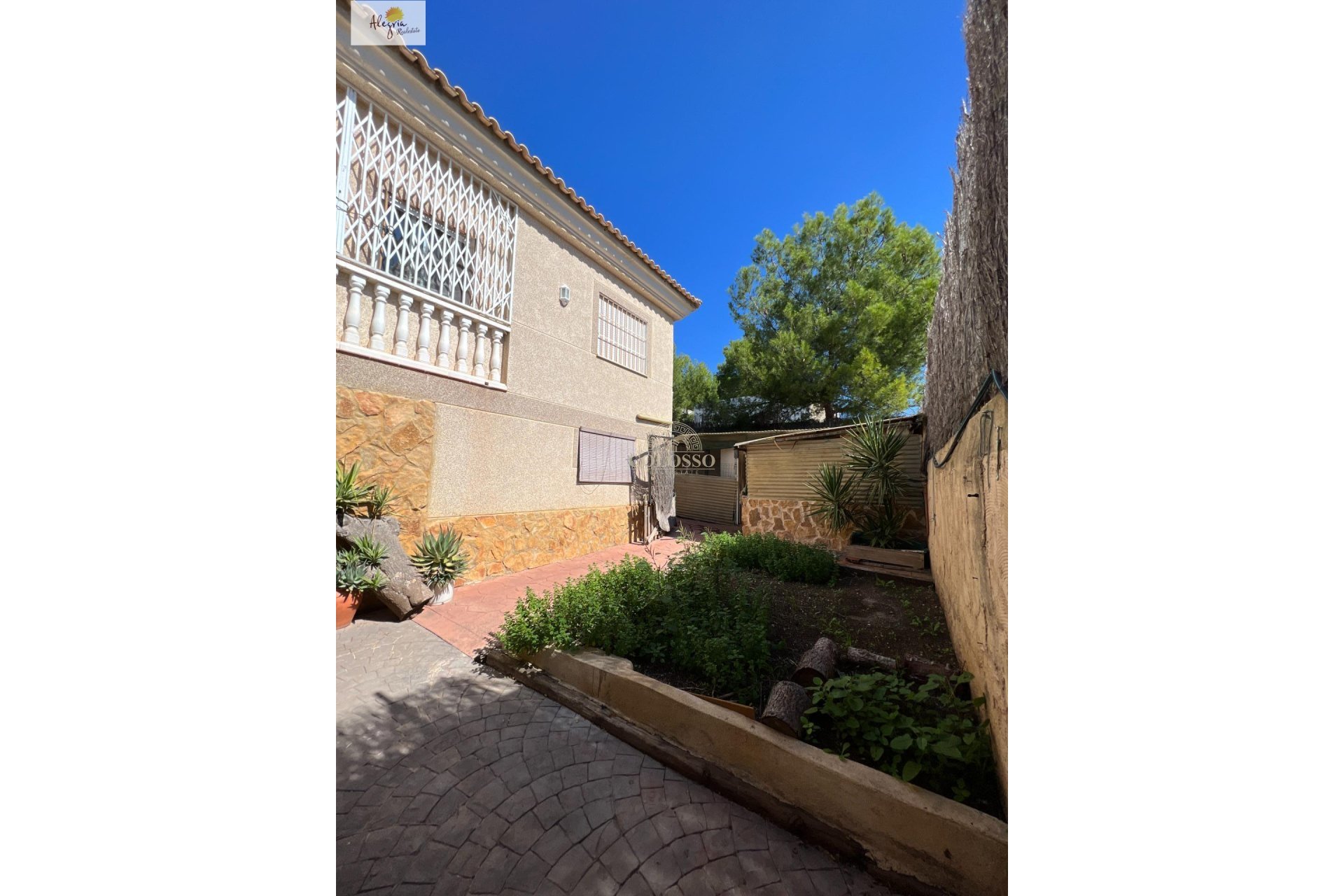 Resale - Chalet -
Godelleta - El bosque
