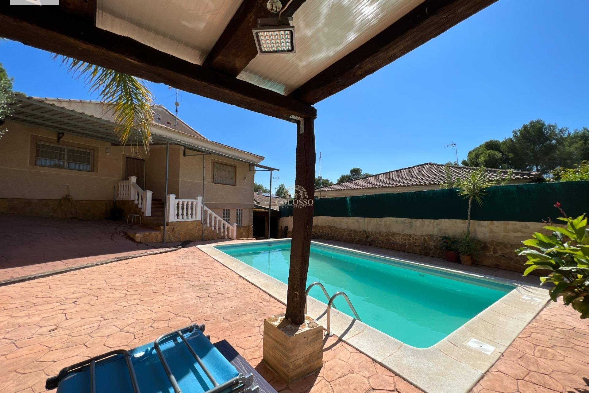 Resale - Chalet -
Godelleta - El bosque