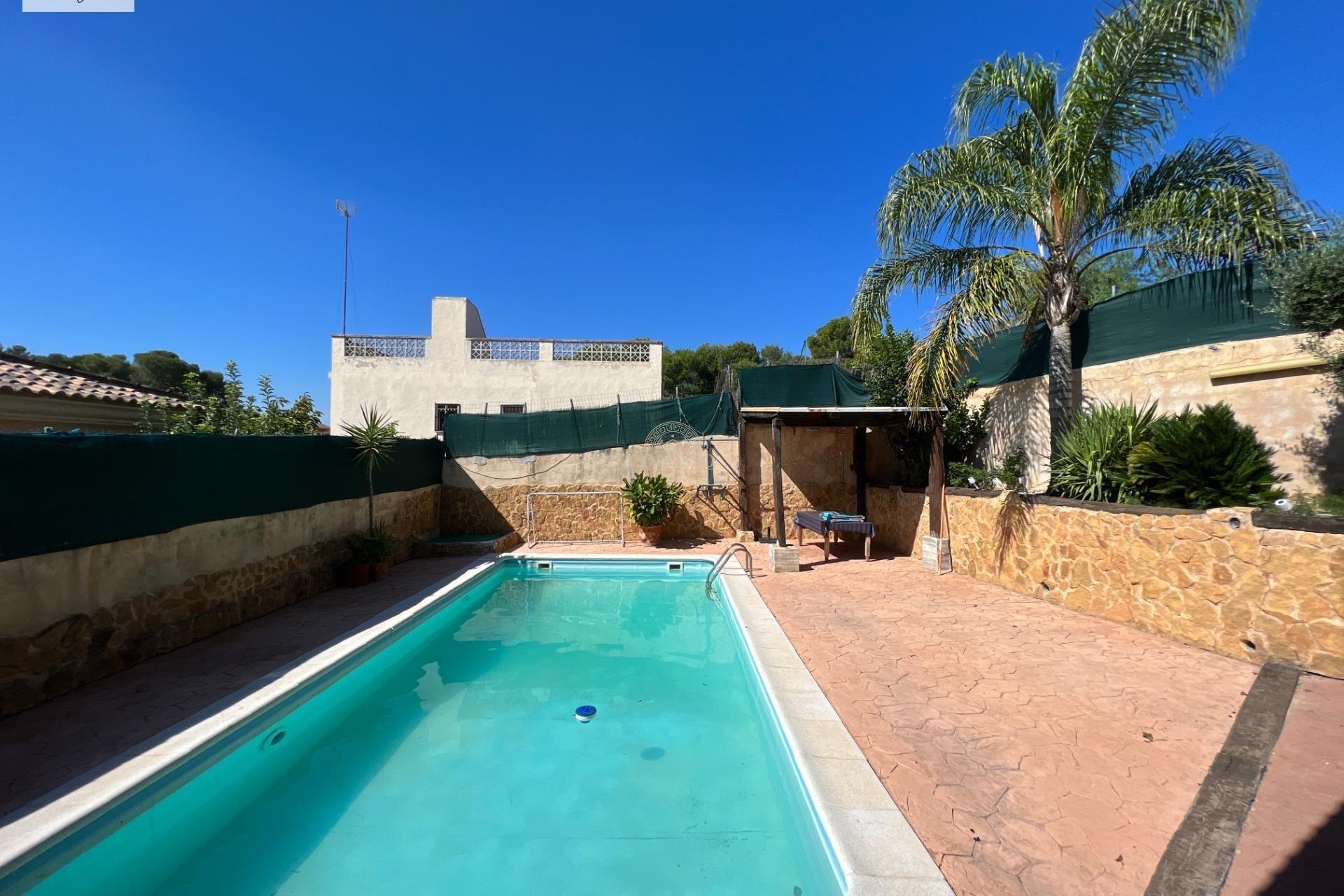 Resale - Chalet -
Godelleta - El bosque