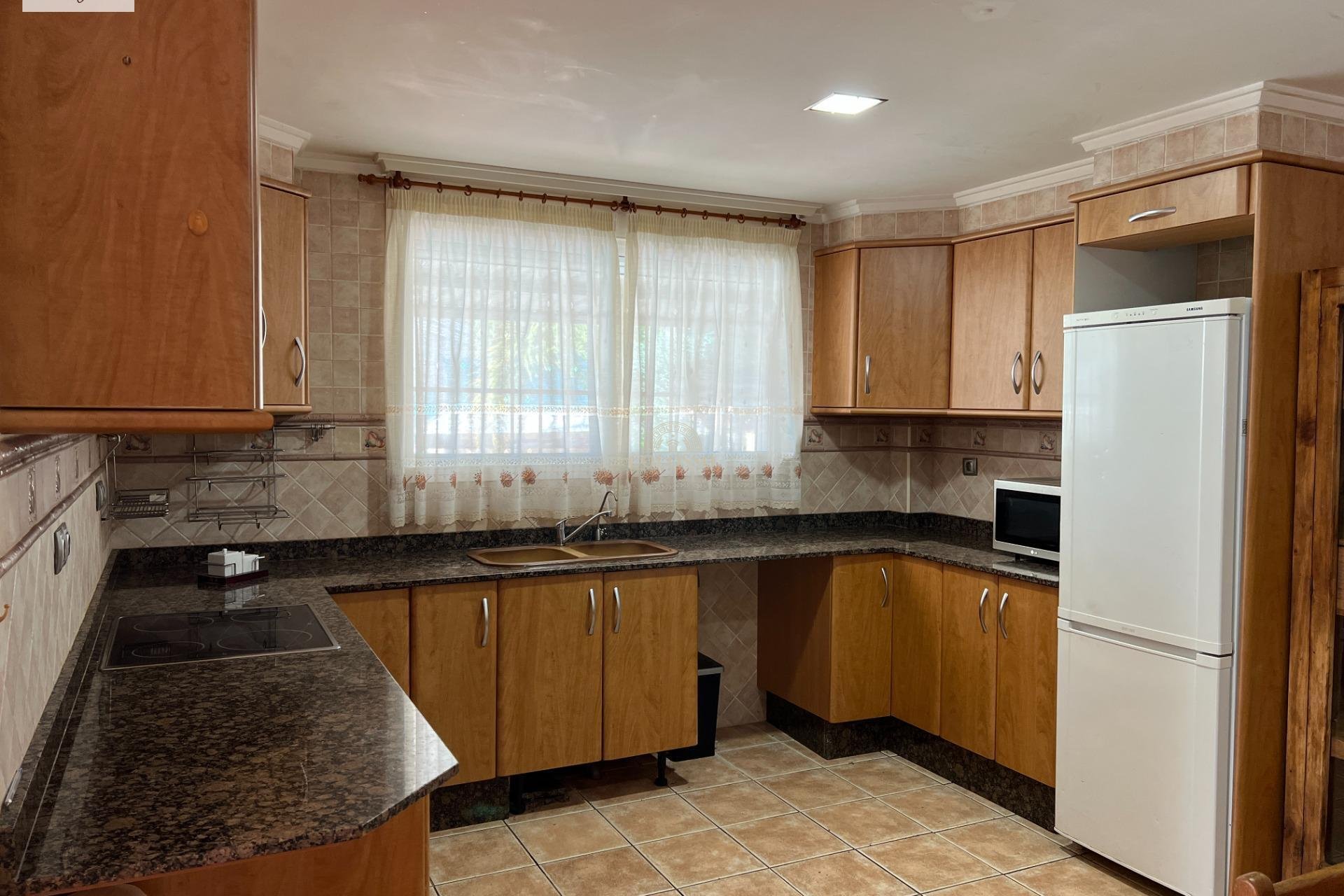 Resale - Chalet -
Godelleta - El bosque