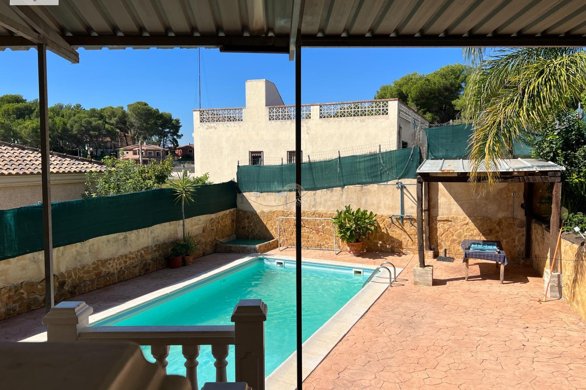 Resale - Chalet -
Godelleta - El bosque