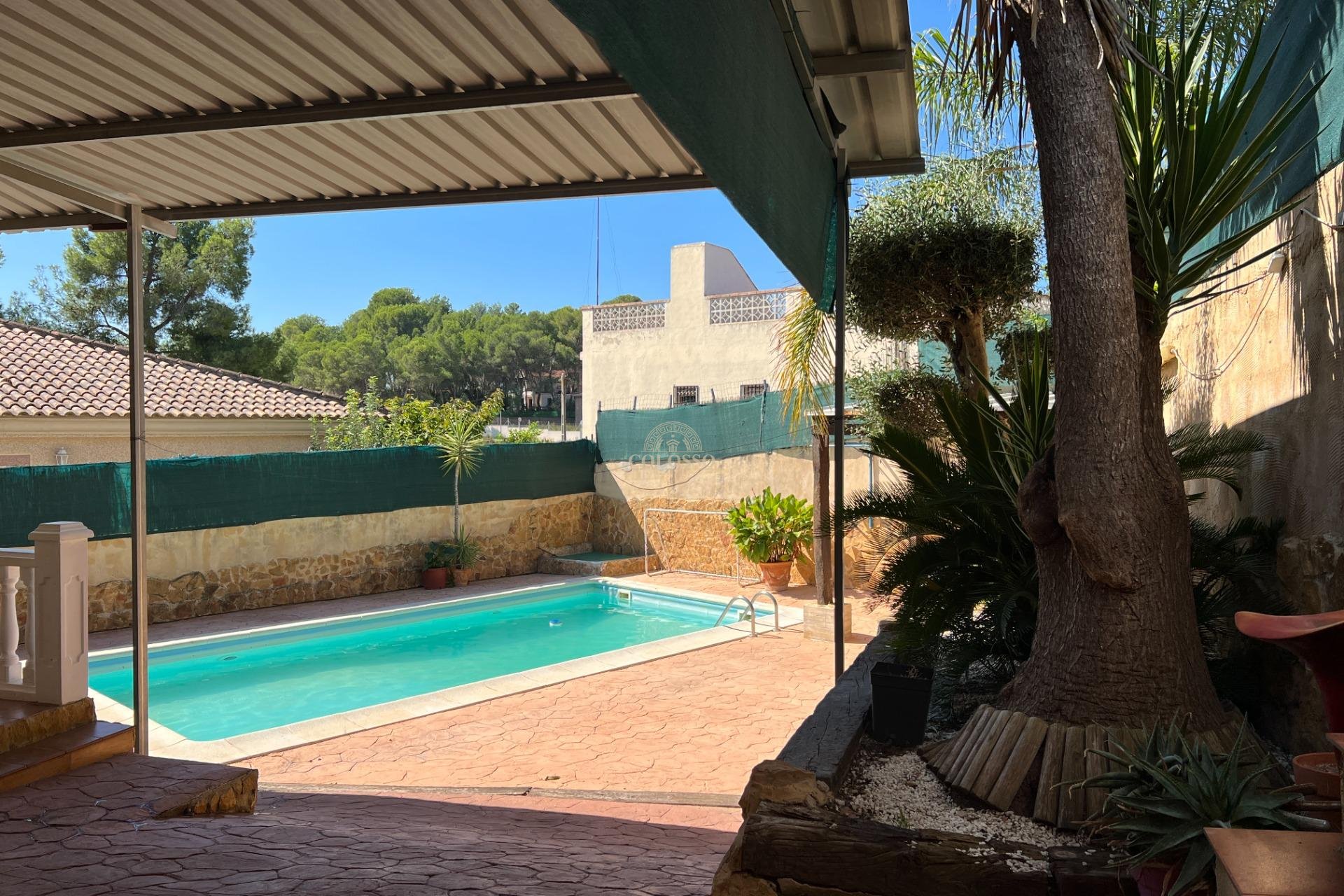 Resale - Chalet -
Godelleta - El bosque