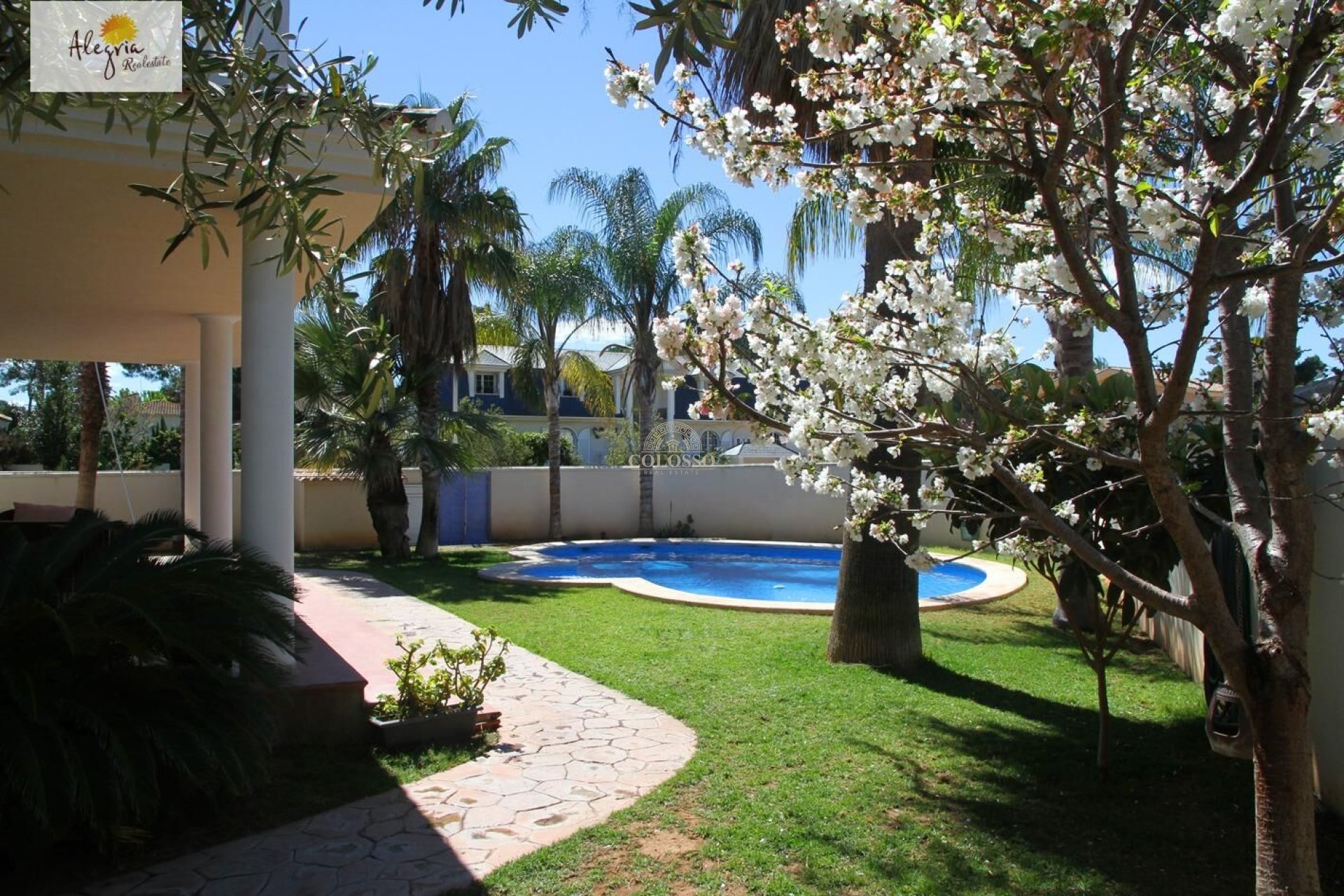 Resale - Chalet -
L'Eliana - MONTEALEGRE