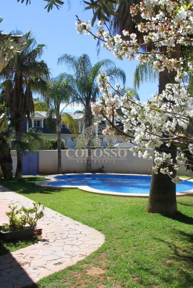 Resale - Chalet -
L'Eliana - MONTEALEGRE