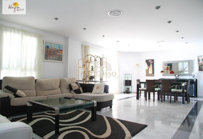 Resale - Chalet -
L'Eliana - MONTEALEGRE