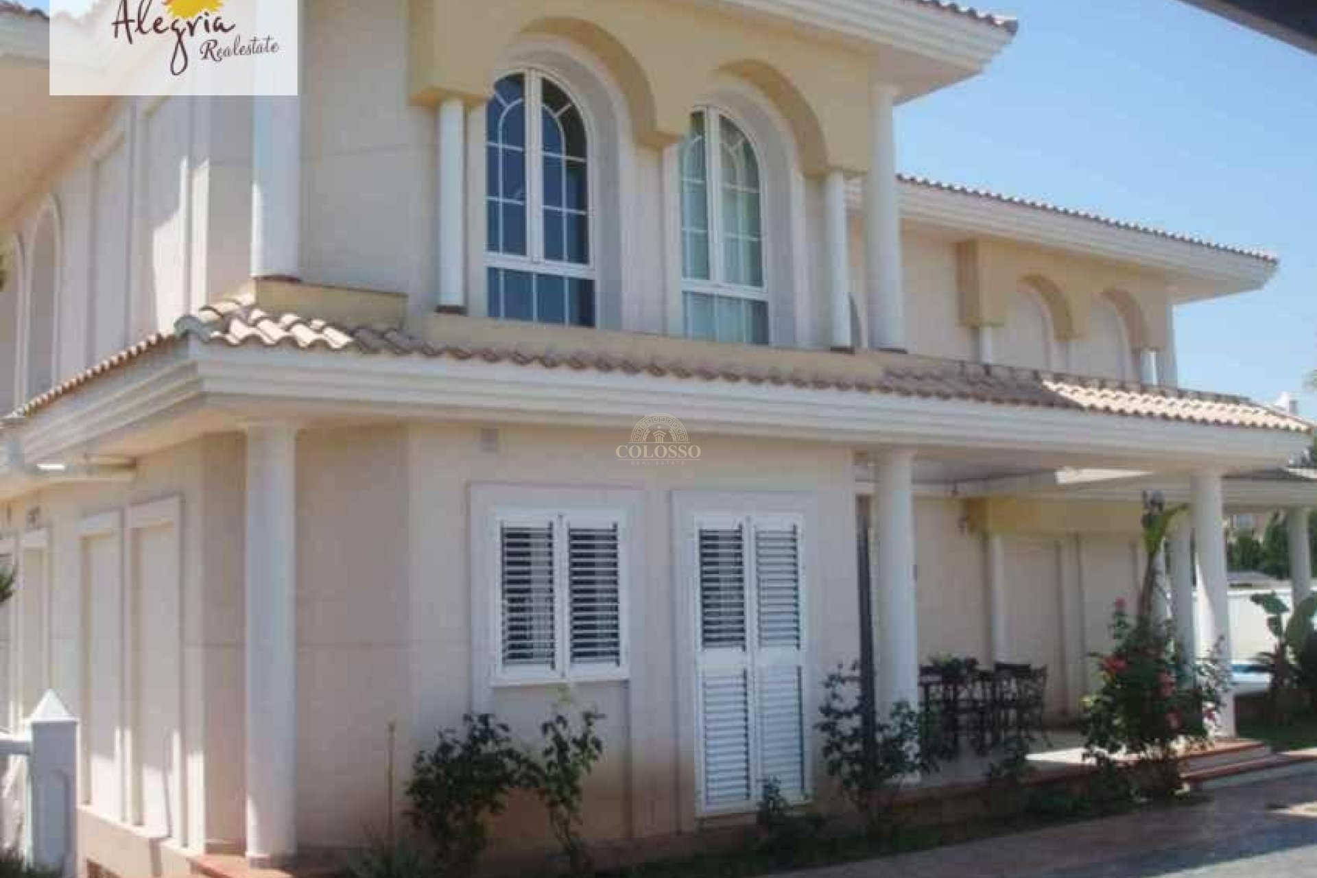 Resale - Chalet -
L'Eliana - MONTEALEGRE