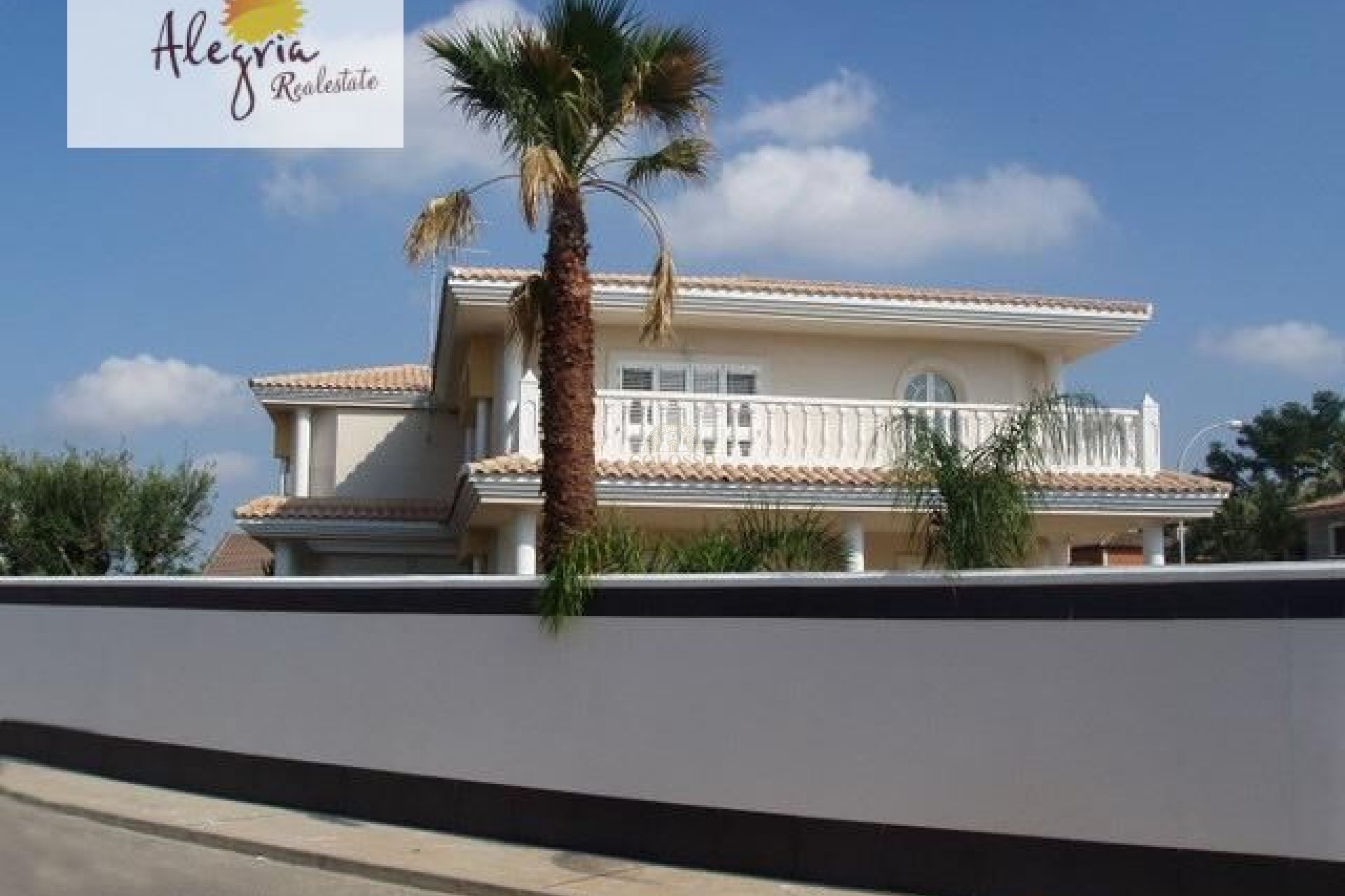 Resale - Chalet -
L'Eliana - MONTEALEGRE