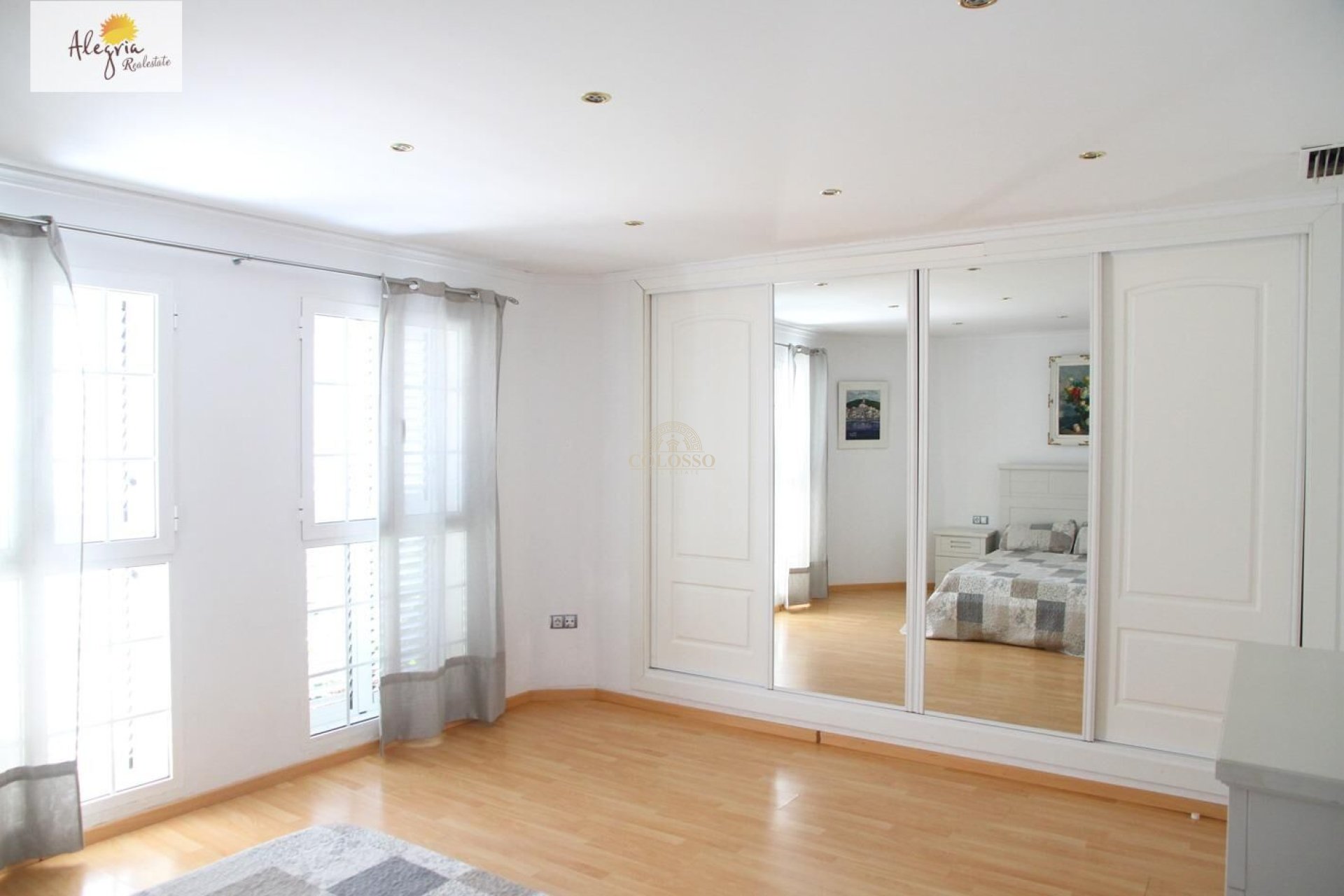 Resale - Chalet -
L'Eliana - MONTEALEGRE
