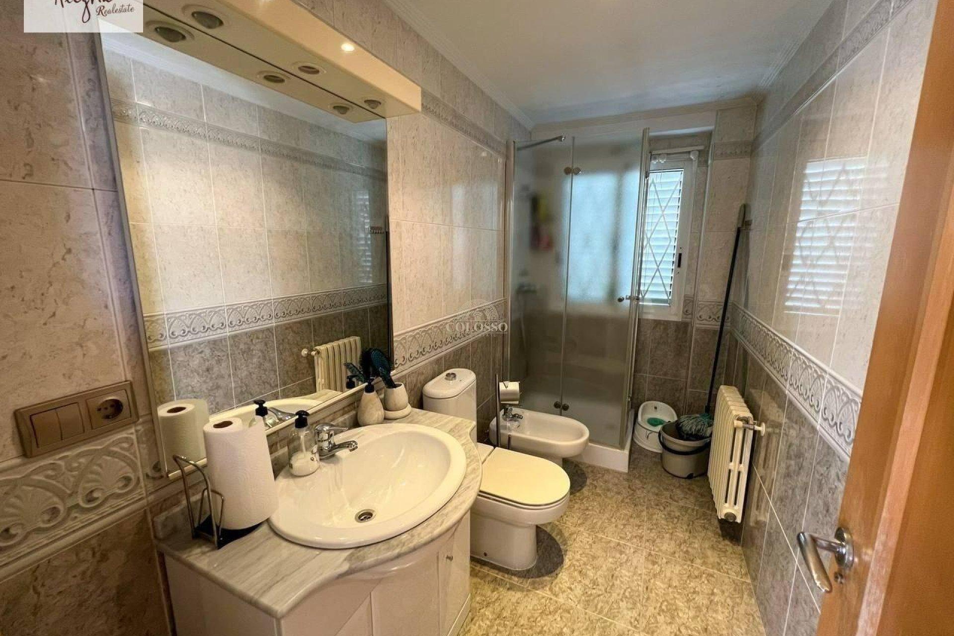 Resale - Chalet -
Manises - Calle mayor-Masia de la Cova