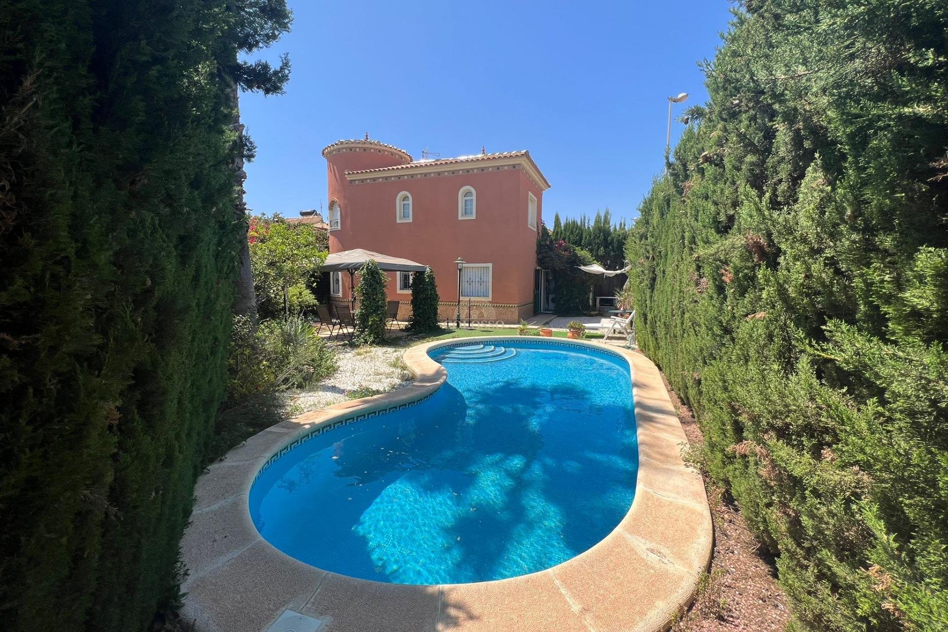 Resale - Chalet -
Orihuela Costa - Playa Flamenca Norte