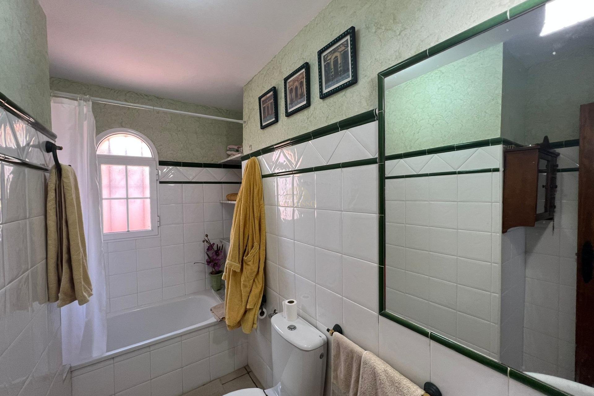 Resale - Chalet -
Orihuela Costa - Playa Flamenca Norte