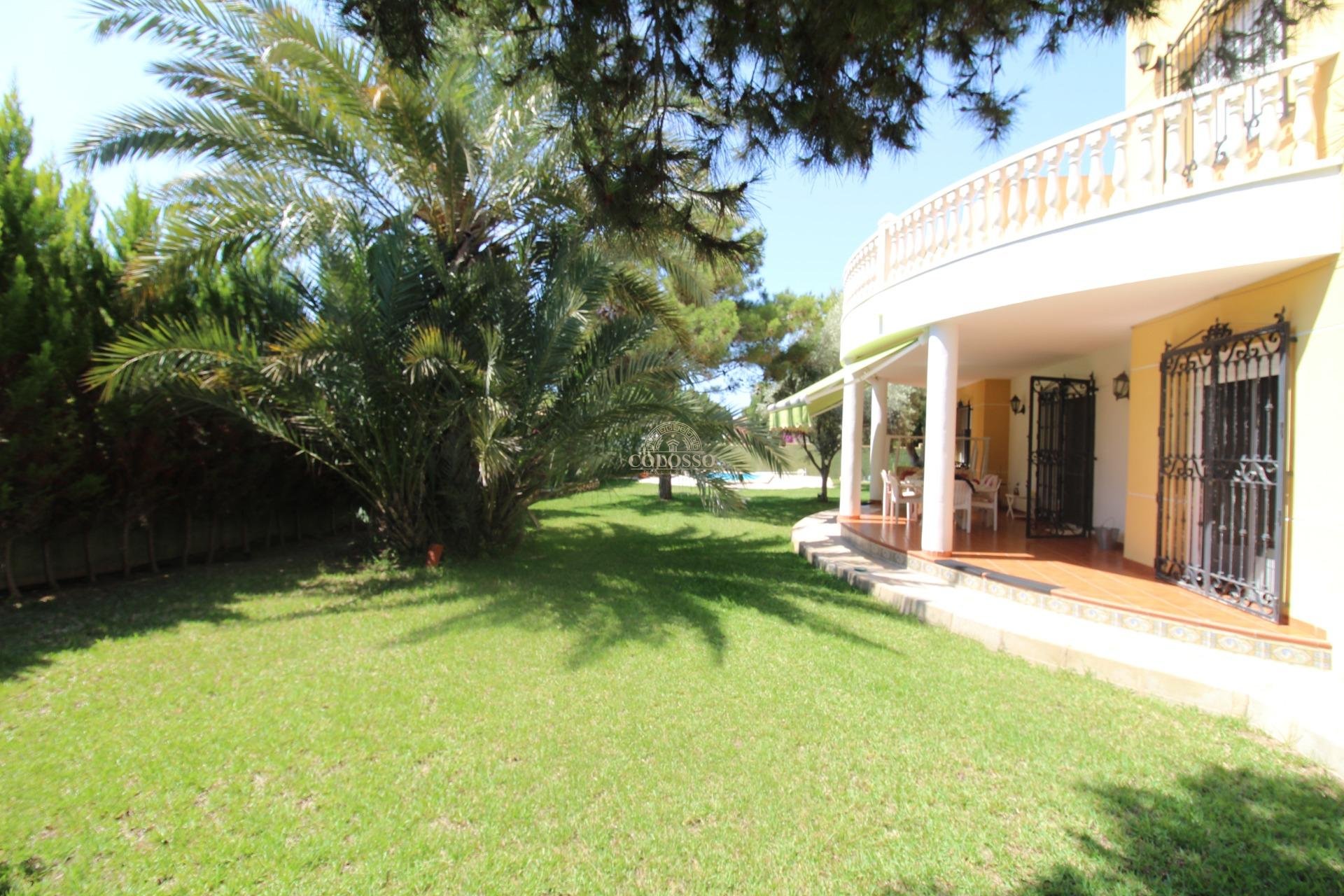 Resale - Chalet -
Orihuela Costa - Punta Prima