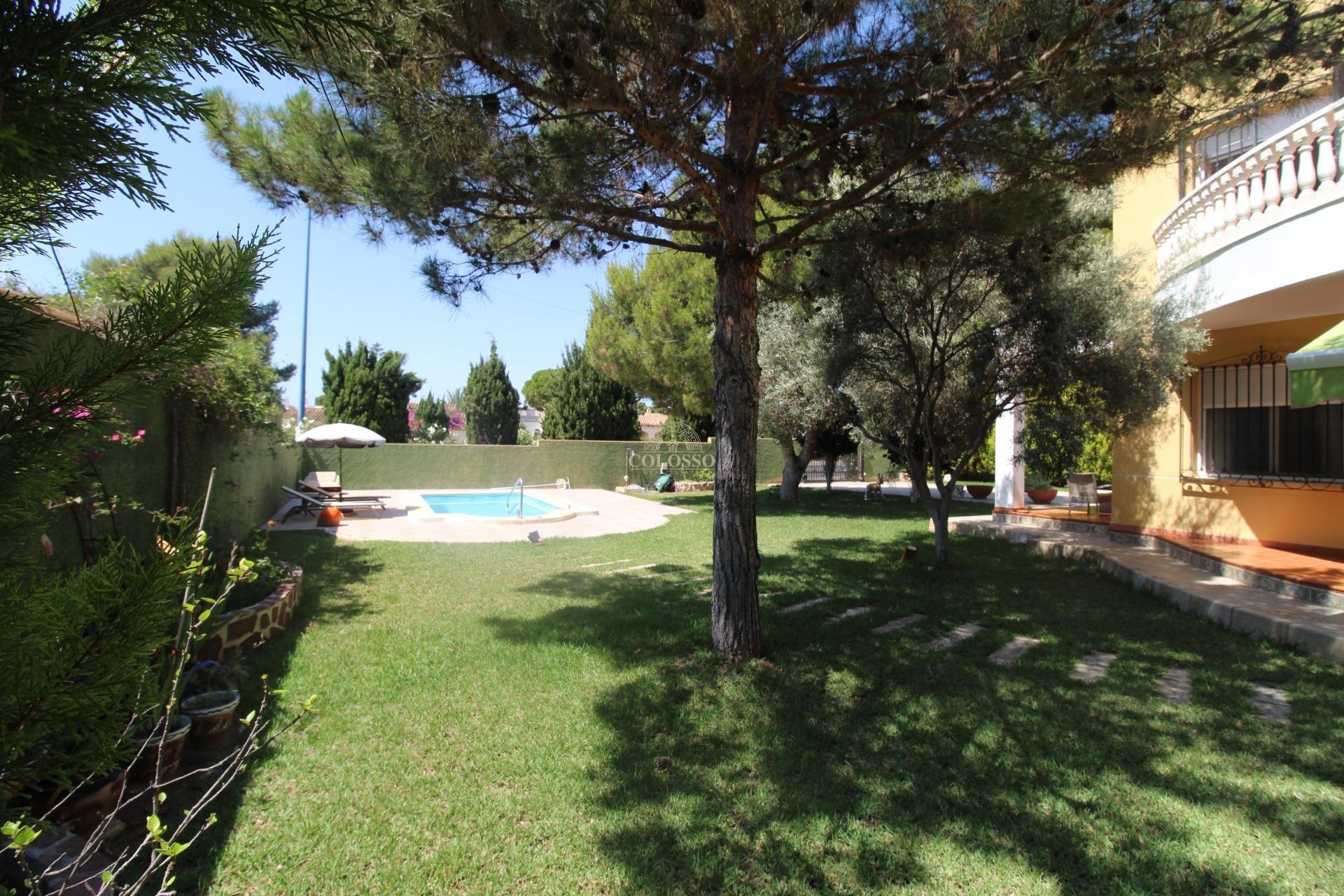 Resale - Chalet -
Orihuela Costa - Punta Prima