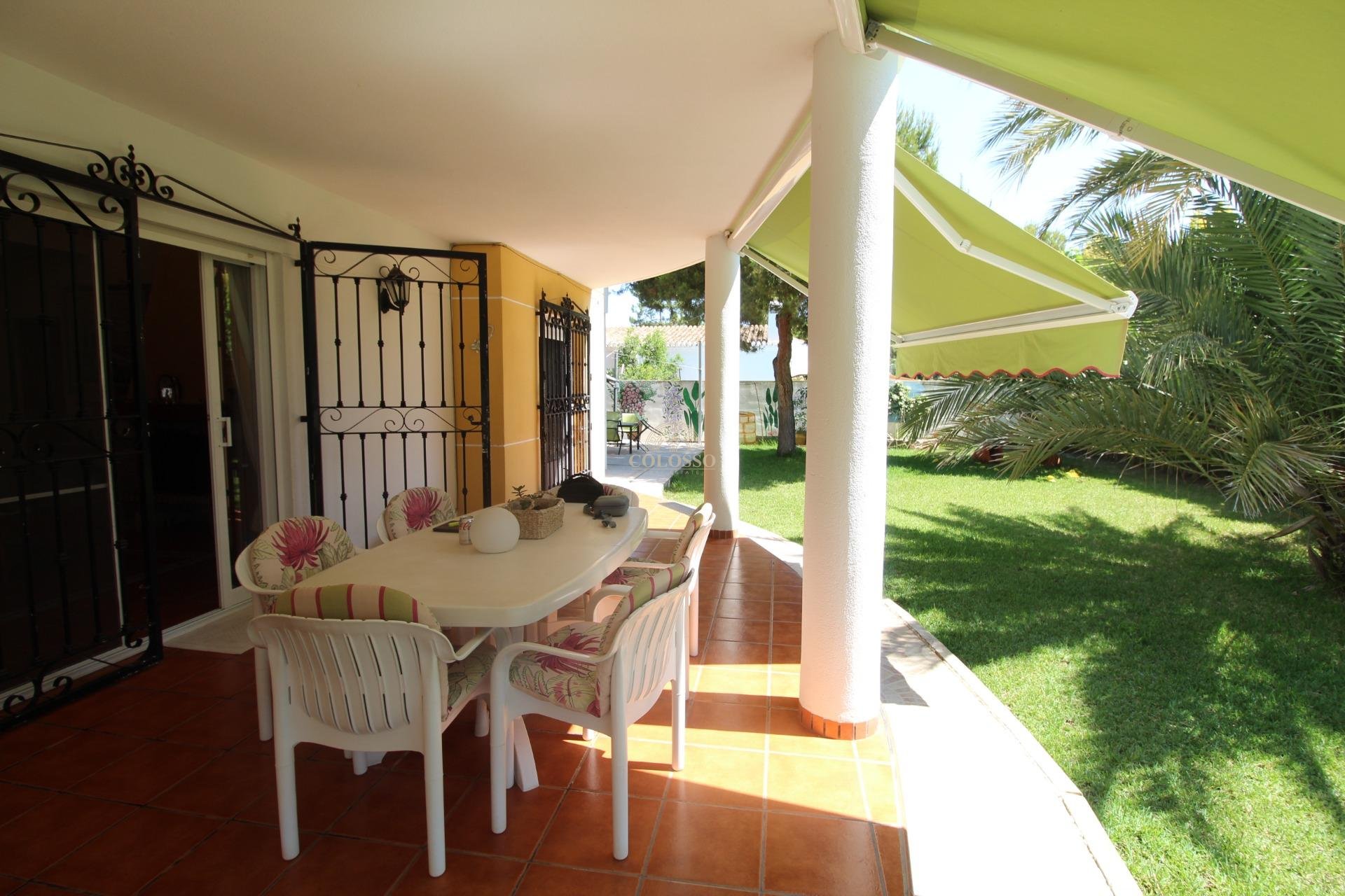 Resale - Chalet -
Orihuela Costa - Punta Prima
