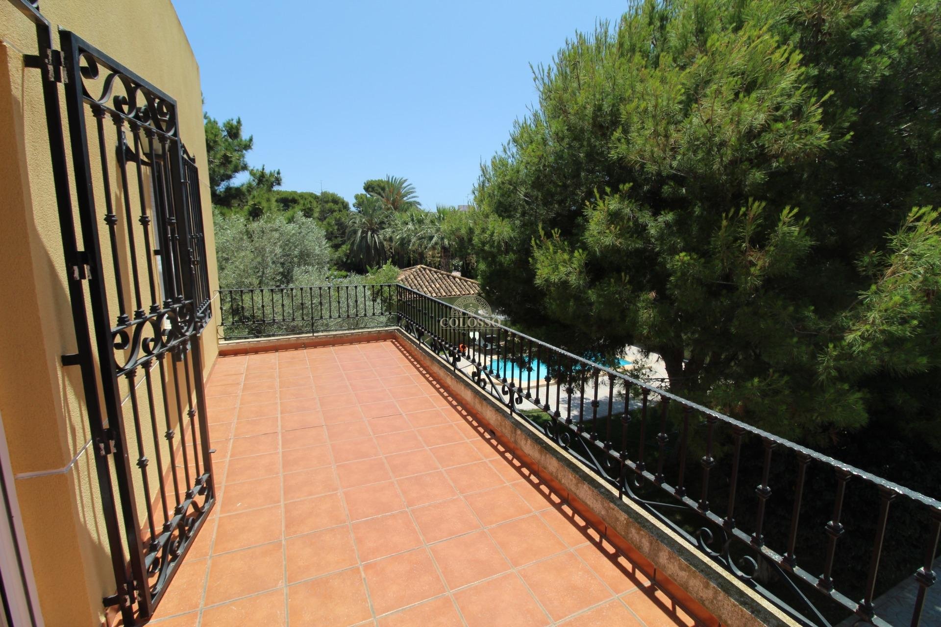 Resale - Chalet -
Orihuela Costa - Punta Prima