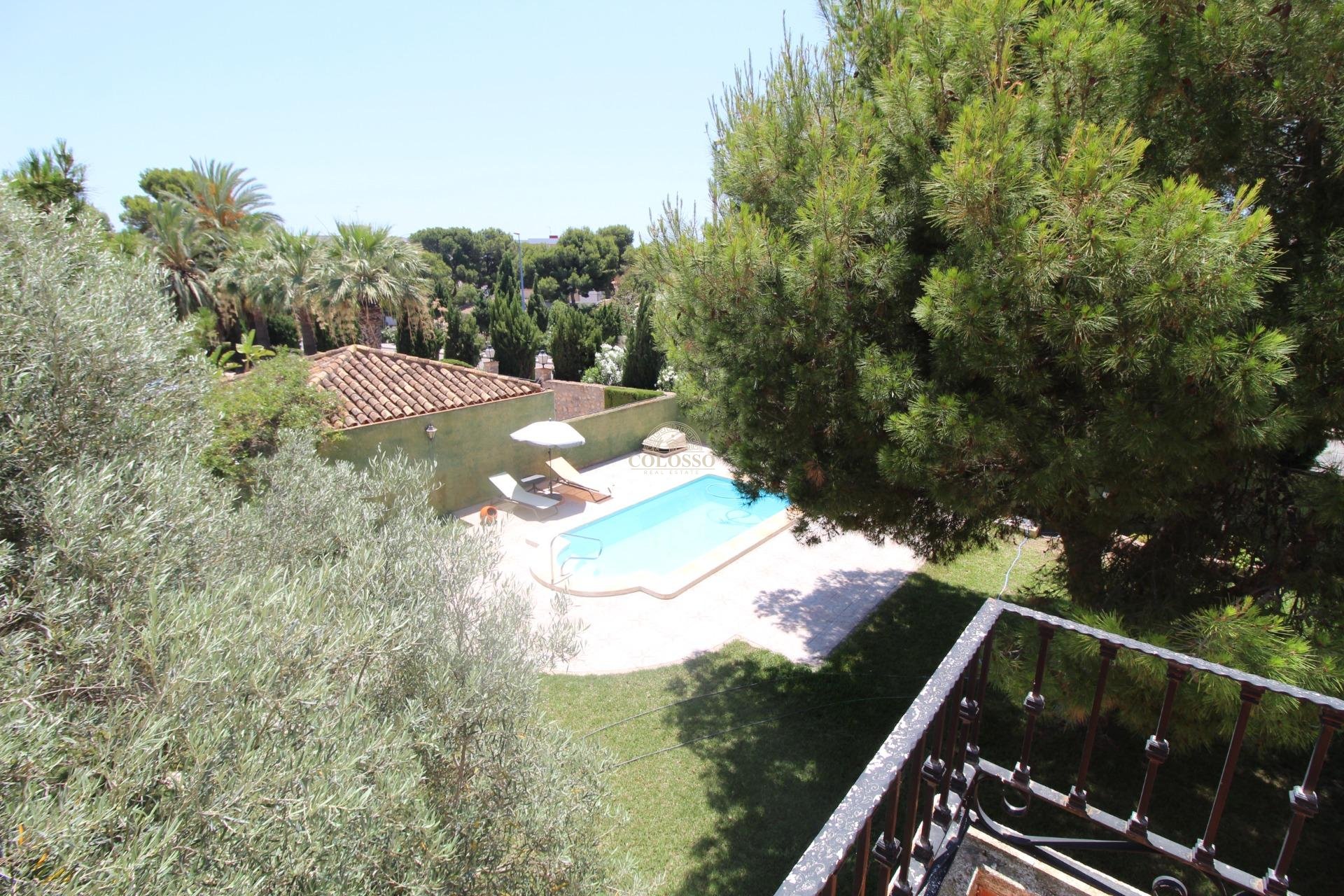 Resale - Chalet -
Orihuela Costa - Punta Prima