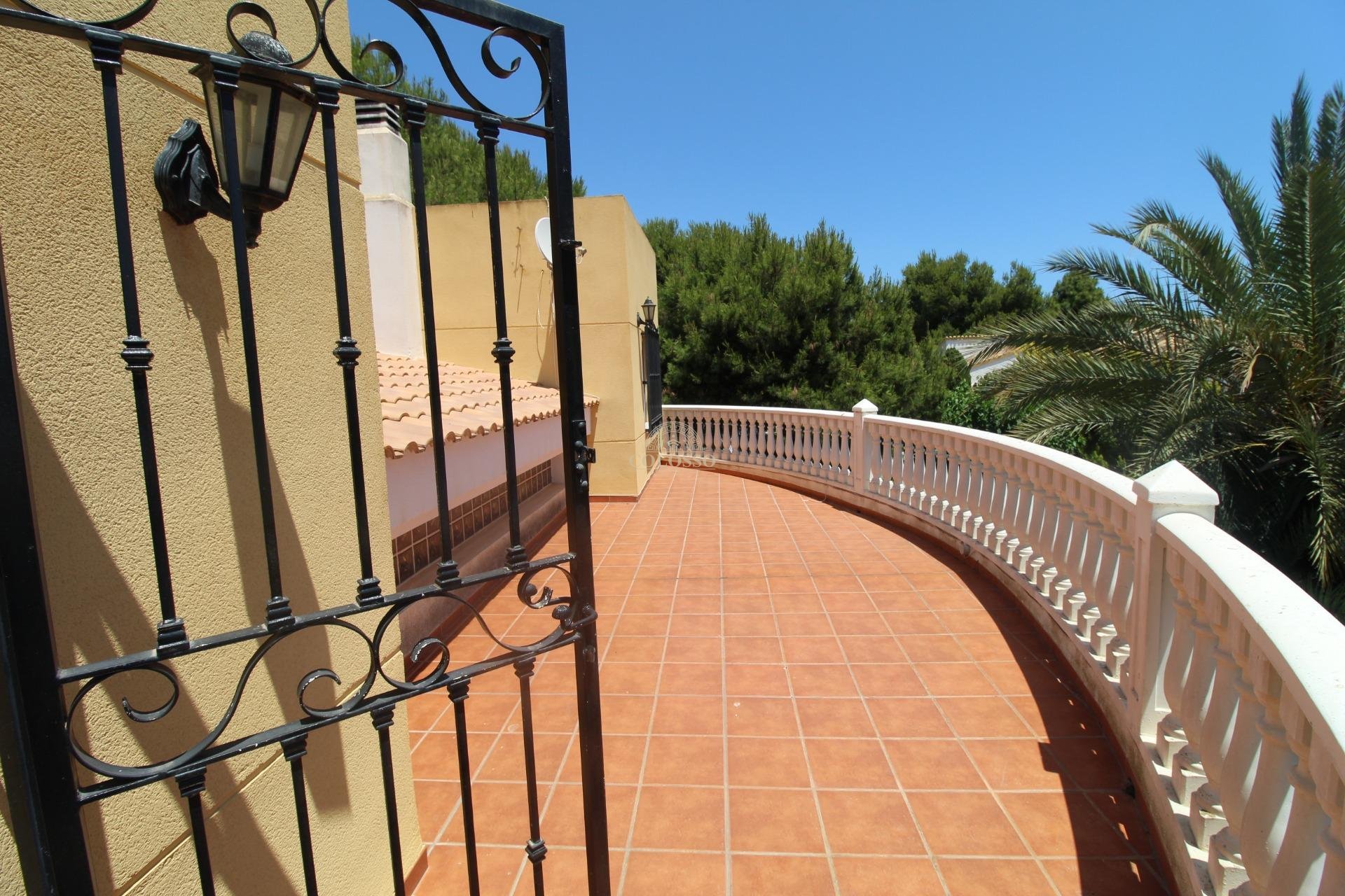 Resale - Chalet -
Orihuela Costa - Punta Prima