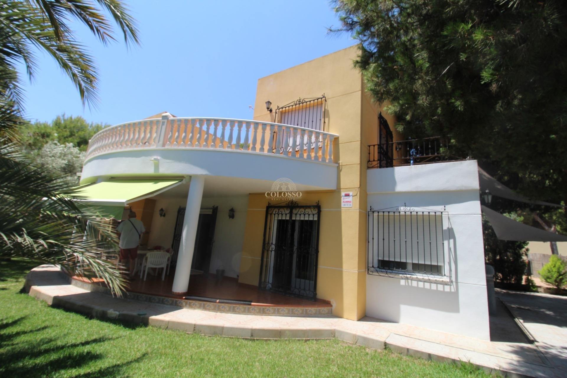 Resale - Chalet -
Orihuela Costa - Punta Prima