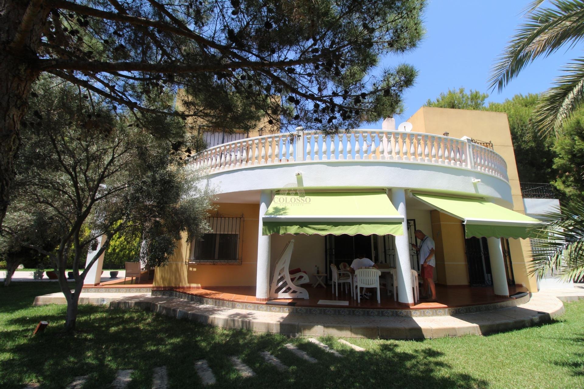 Resale - Chalet -
Orihuela Costa - Punta Prima