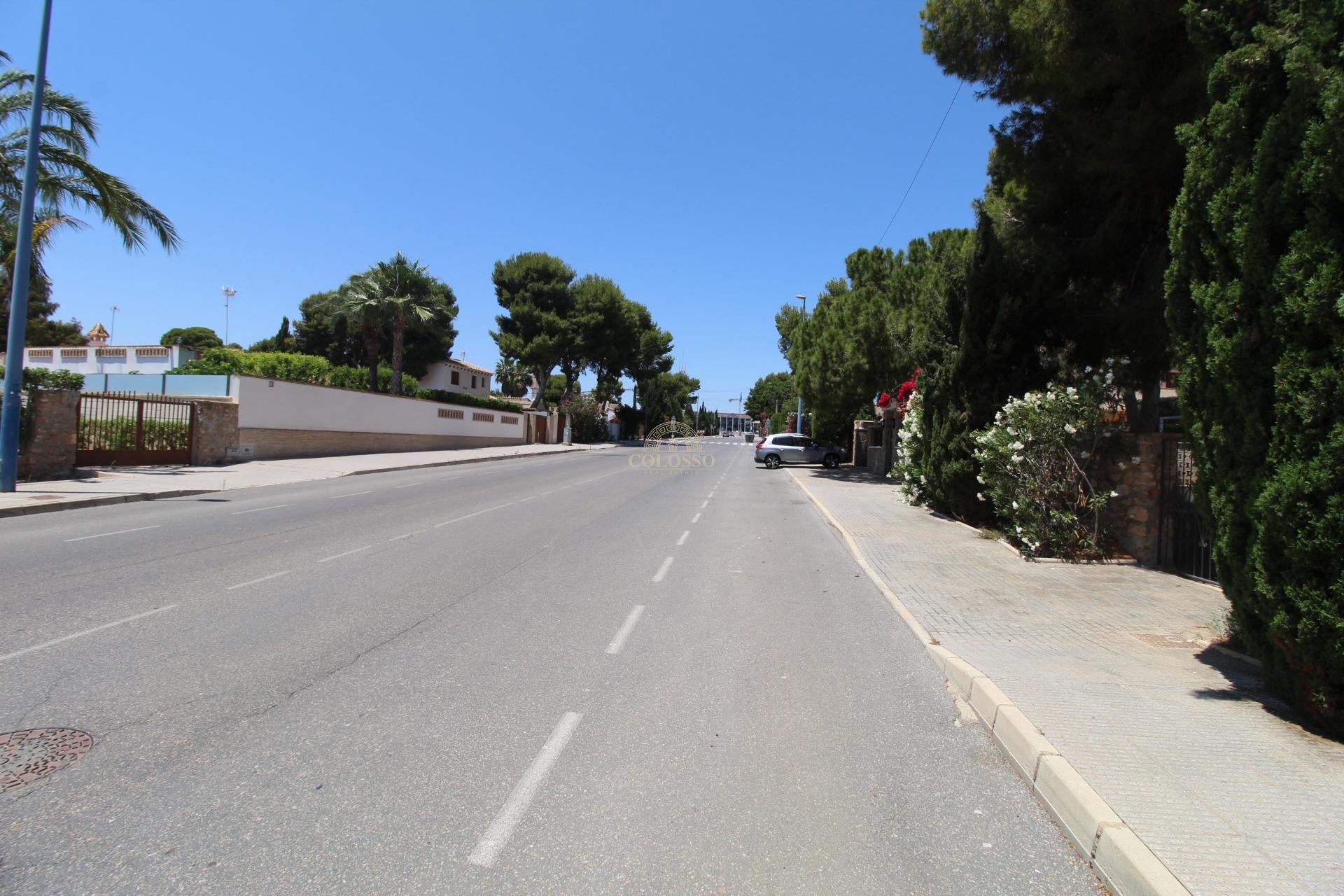 Resale - Chalet -
Orihuela Costa - Punta Prima