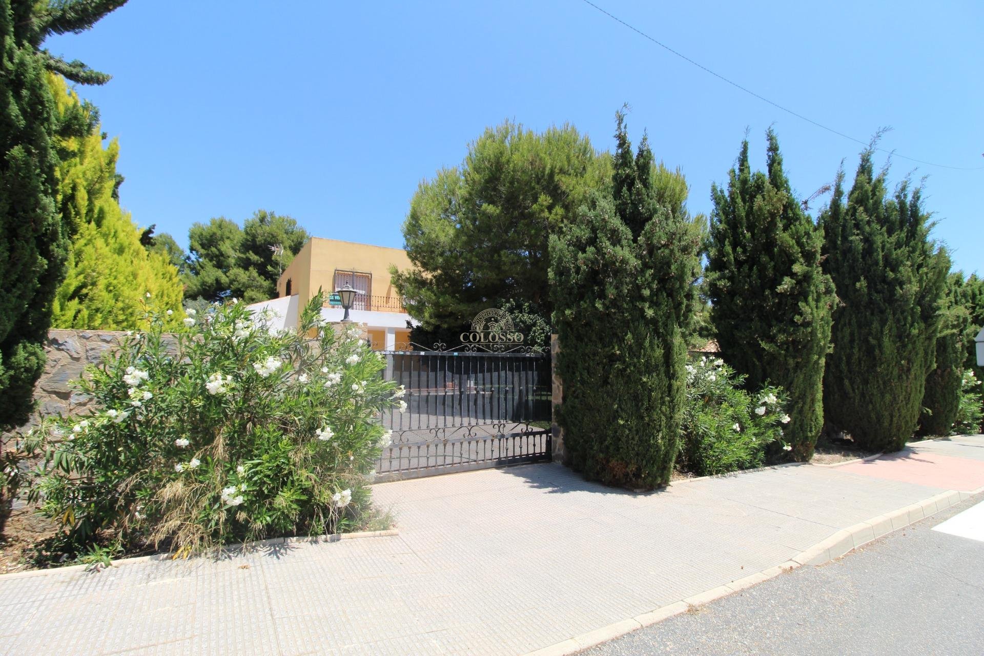Resale - Chalet -
Orihuela Costa - Punta Prima