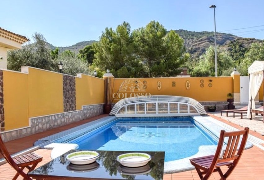 Resale - Chalet -
Orihuela