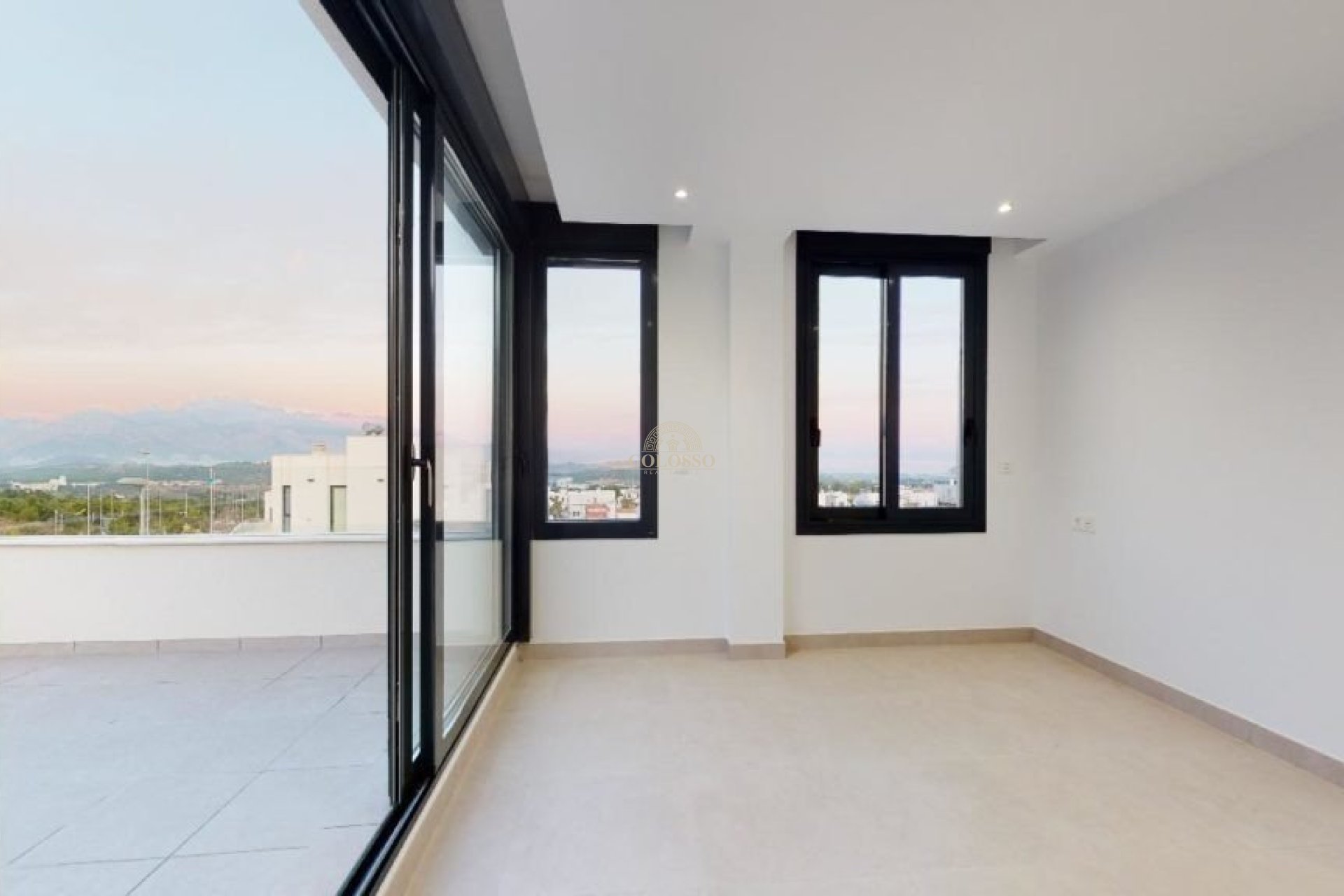 Resale - Chalet -
Polop - Alberca
