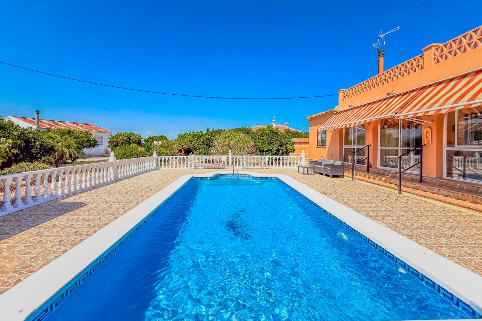 Resale - Chalet -
Rafal