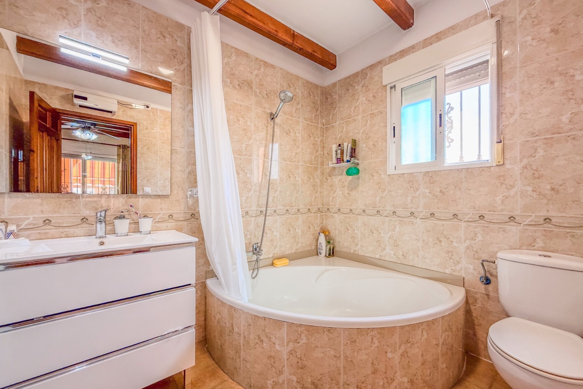 Resale - Chalet -
Rafal